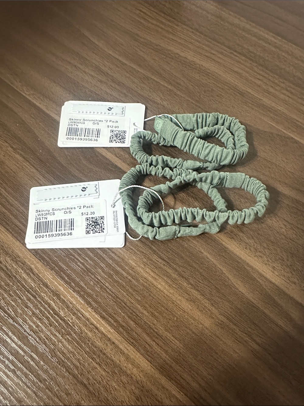 NWT Skinny Scrunchie
2 Pack
Desert Green
